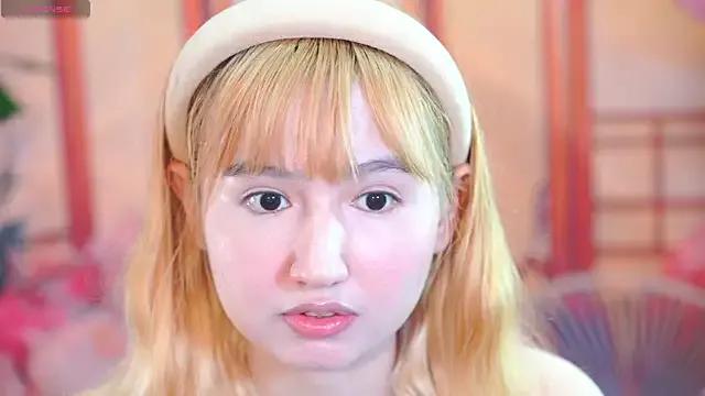 Pinkie_Princes — BUY ME A LIPSTICK