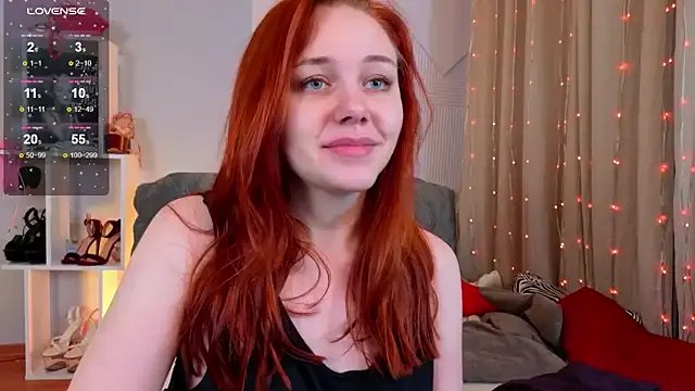 PollyVinice on StripChat 