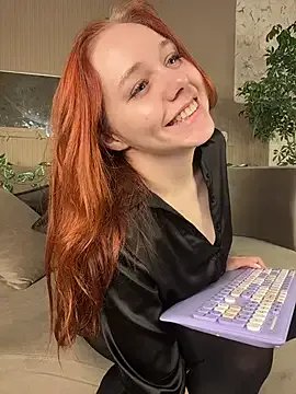 PollyVinice on StripChat 