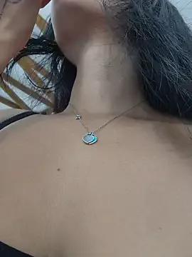 Pretty_roxxyy — Deep throat  + Tits job 