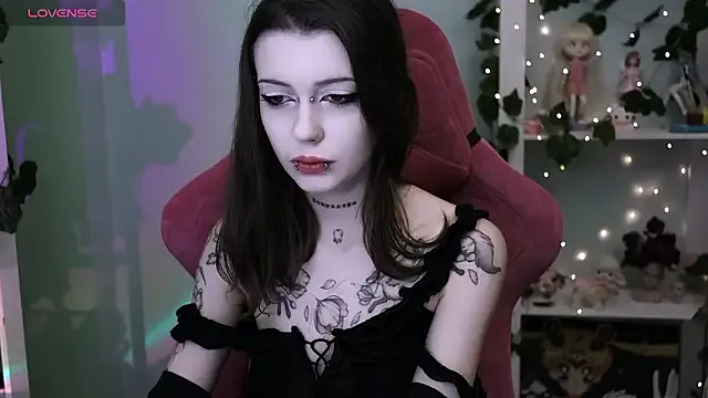 prettybones model from sc