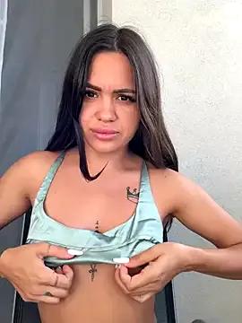 QueeAnne on StripChat 