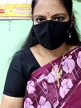 Queen-Neha on StripChat