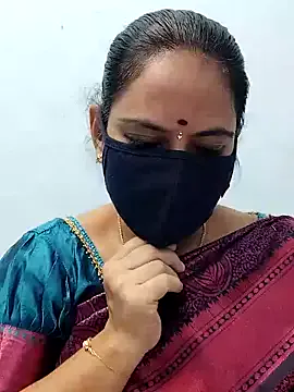 Queen-Neha on StripChat