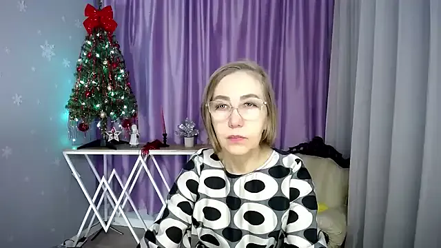 queen_a_n_i on StripChat