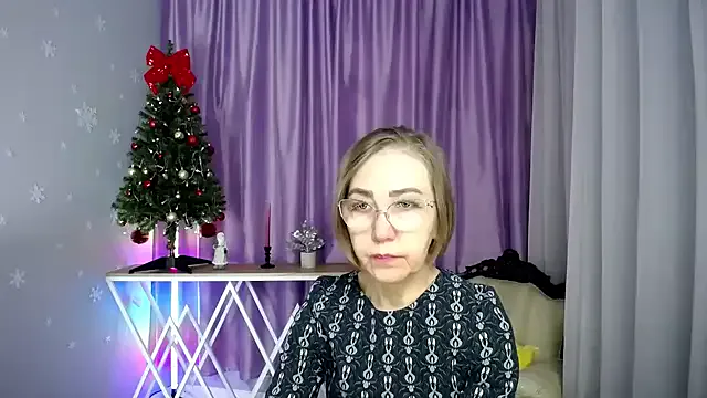 queen_a_n_i on StripChat