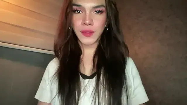 Queenn_xx on StripChat