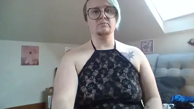 queerlyjaz on StripChat
