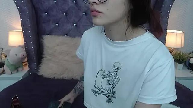 RavenLove_ on StripChat