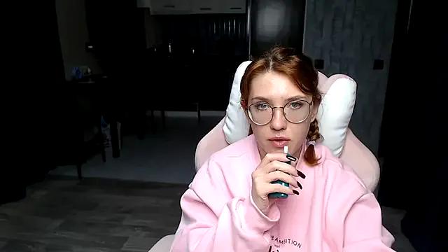 Reginasmilee — NAKED