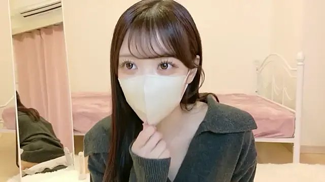 roachan_ on StripChat