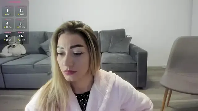 rossana_doll on StripChat