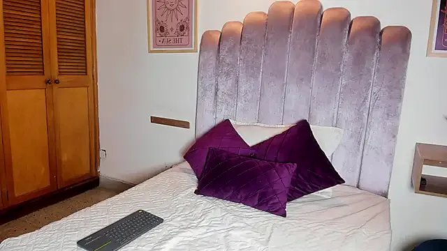 samaantha_lux on StripChat 