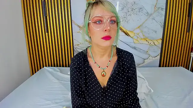 samanta-fox on StripChat