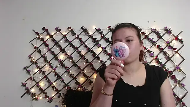 Samantha_Wallker on StripChat