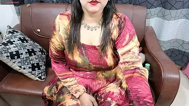 Sanvi-Queen on StripChat