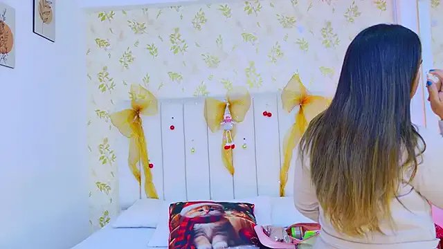 Sara_Desire on StripChat 