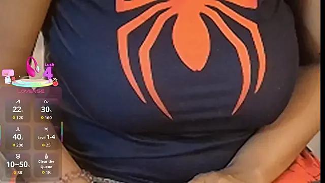 Sara_liz000 on StripChat 