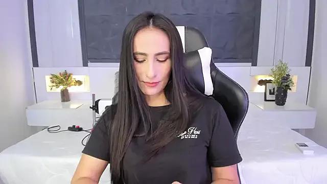 SaraGomez1 on StripChat 