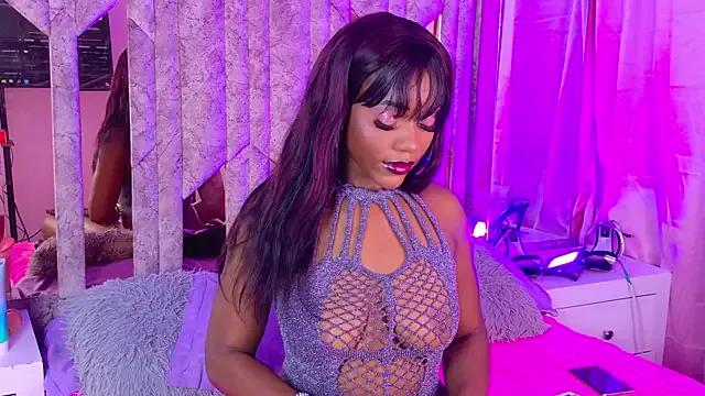 SarahBrunet on StripChat 