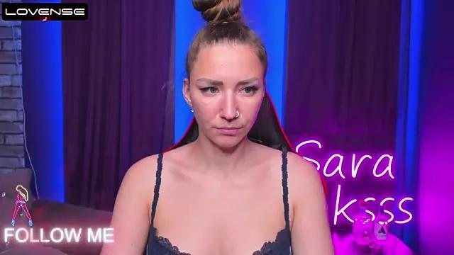 SarahCoksss on StripChat 