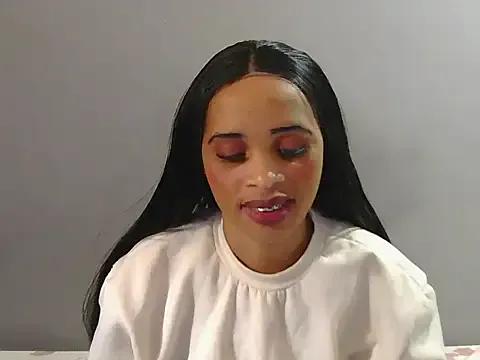 sexy_bone213 on StripChat