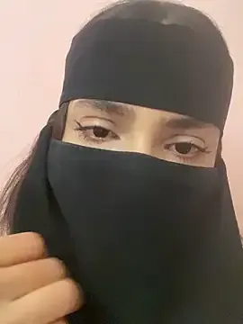 SexyaDivaa model from StripChat