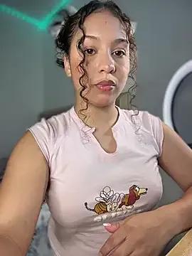 Shara_dreams —  ride dildo and squirt for you 