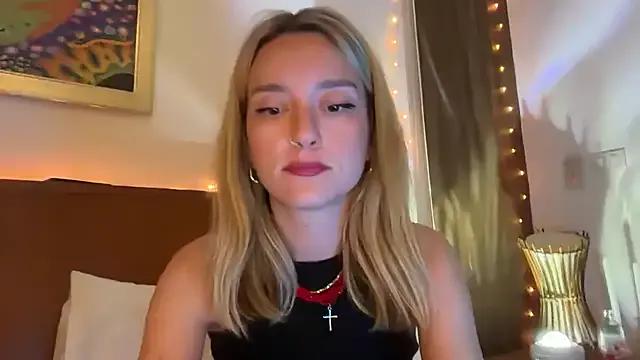 SirenaBelle — Its a dream, make me your Queen + video