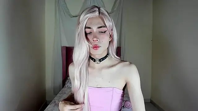 sue_krous model from StripChat