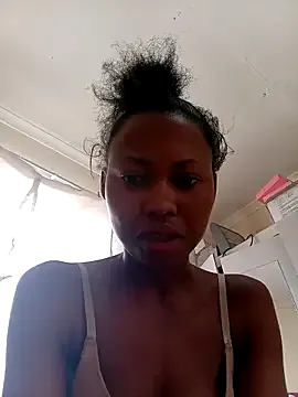 Sweethoneypot25 on StripChat