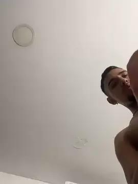 sweethoneytsx on StripChat