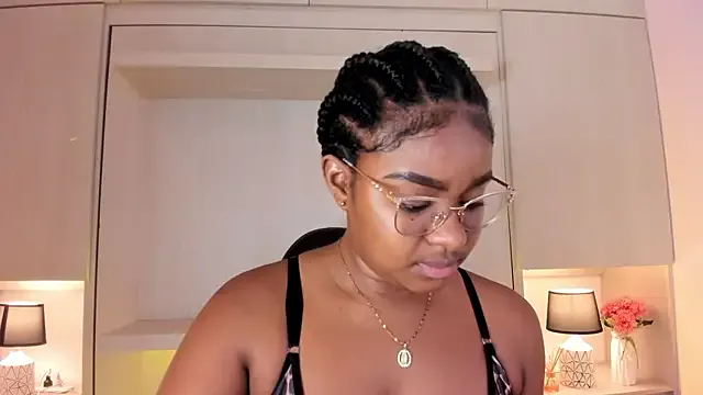 tamaraa_smiith on StripChat
