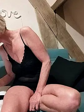 tatianasexymilf — Topless et double contrle 