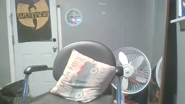 trickydickydaddy model from StripChat