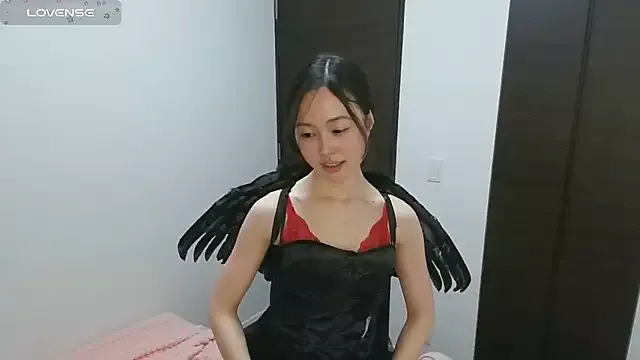 tsumugi_0721 on StripChat