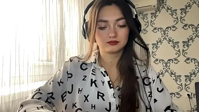 TwotyBright on StripChat 