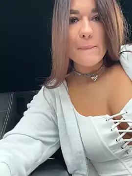 UrLillShy on StripChat