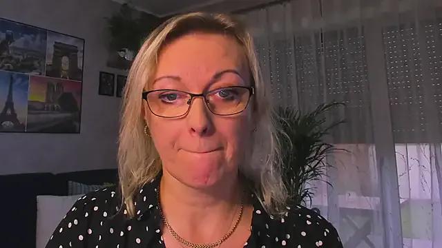 vanessa_chat on StripChat