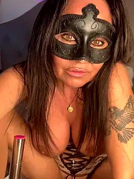 vicvictoriax on StripChat 