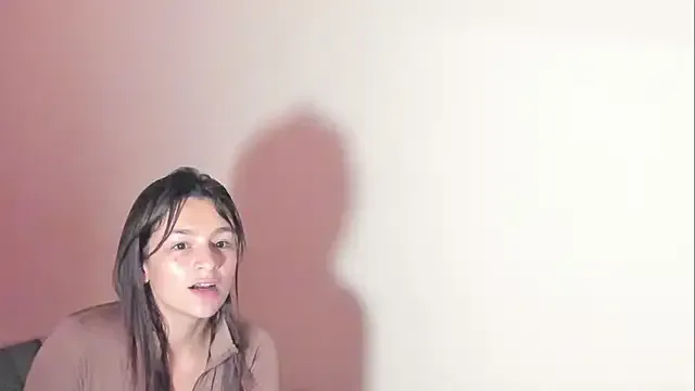 XBELLA_ROSE model from StripChat