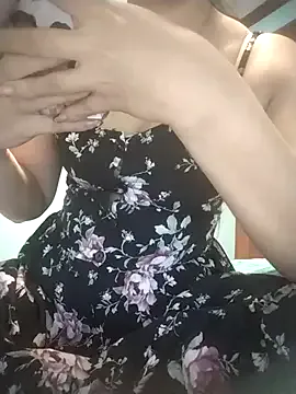 Yummyamasha on StripChat