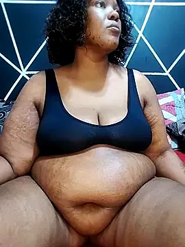 YummyChocolatexx2 on StripChat 